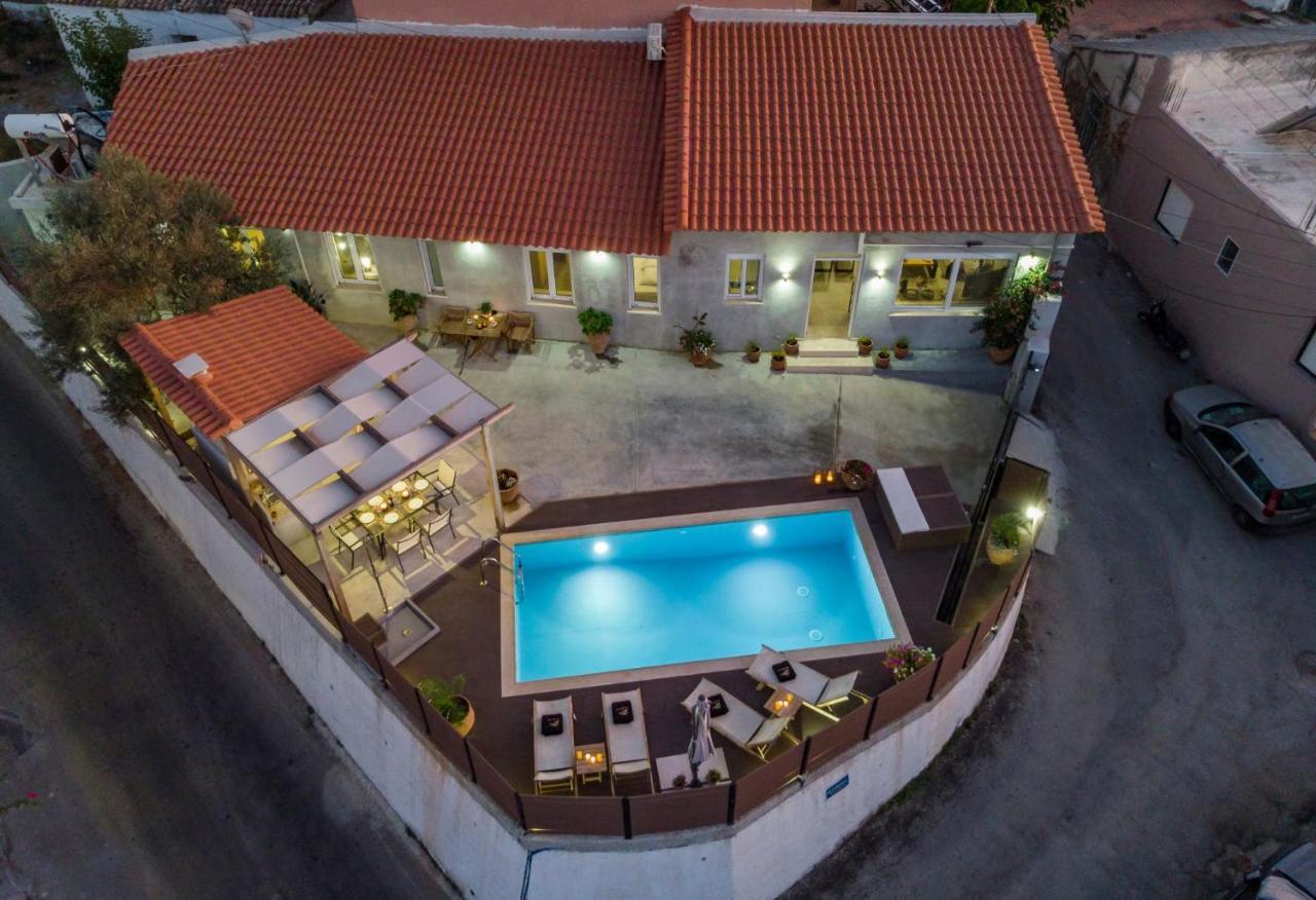 Villa Roxanne Galatas  Ngoại thất bức ảnh