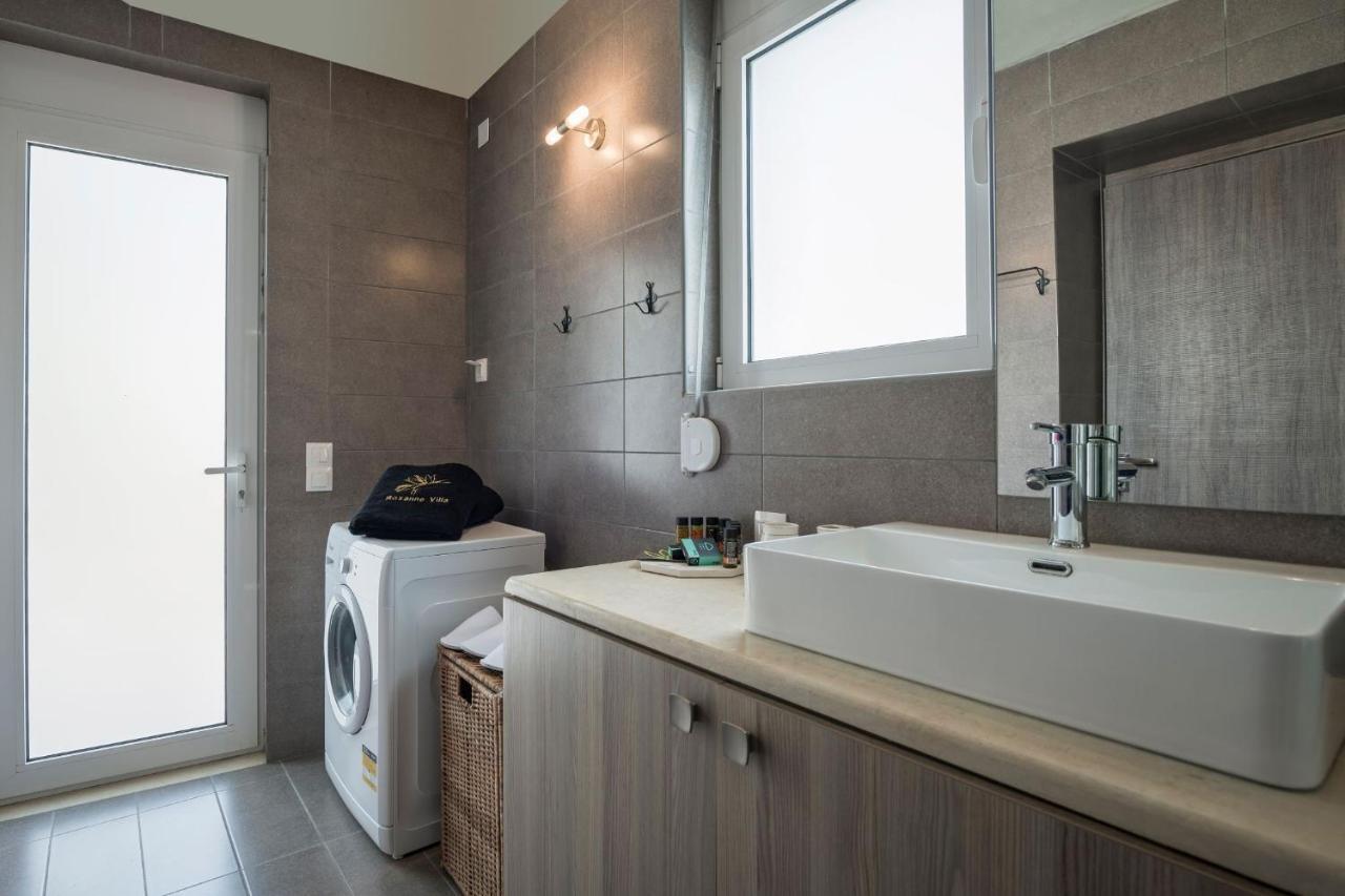 Villa Roxanne Galatas  Ngoại thất bức ảnh